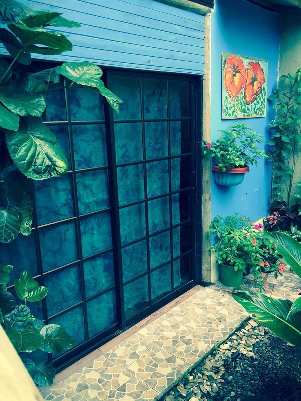 Wood House Hostel La Fortuna Exterior photo