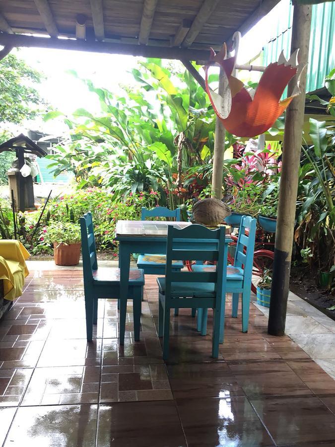 Wood House Hostel La Fortuna Exterior photo